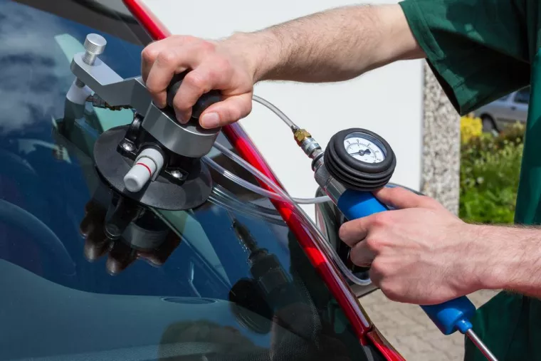 Trouver un professionnel du vitrage automobile qui se déplace à domicile à Castelnaudary, Castelnaudary, Lechartier Services Autos